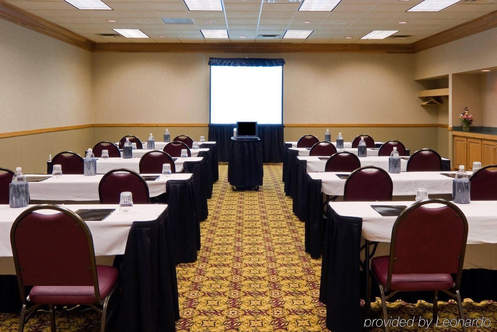 Hotel Cincinnati Airport By Ihg 3*