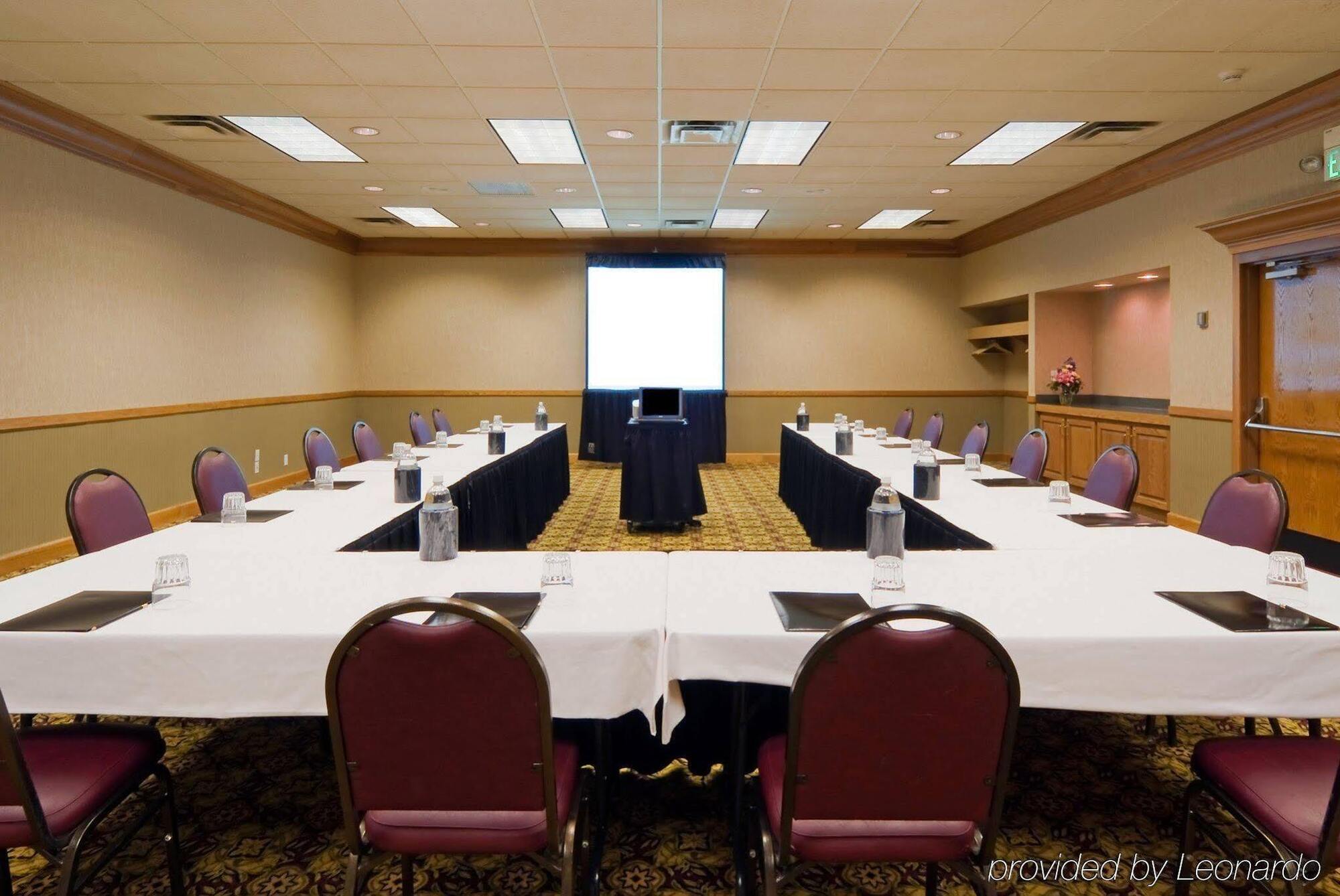 Hotel Cincinnati Airport By Ihg 3*